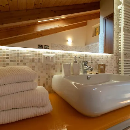 Mamma Ciccia - Casa Laura Elegant & Spacious * Mandello del Lario